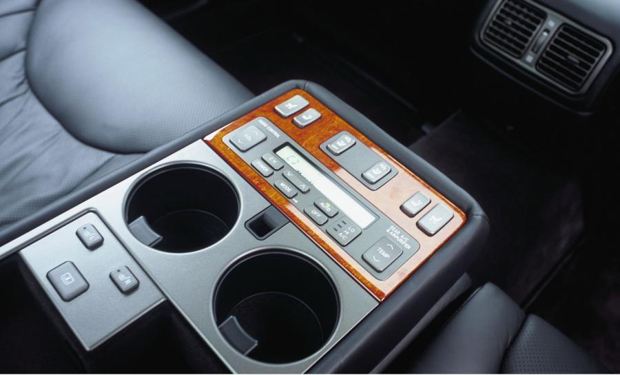  Lexus LS430 2001 года  (фото 4 из 56)
